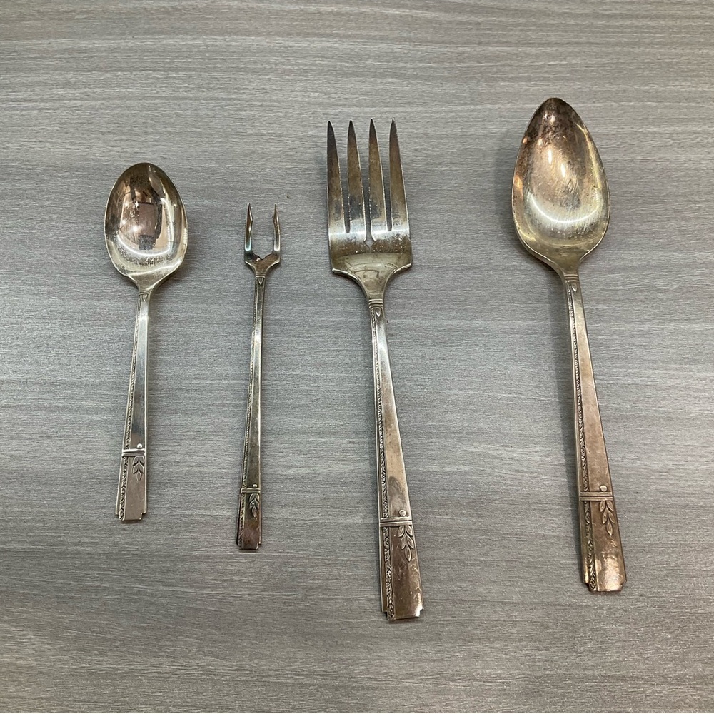 VINTAGE‎ ONEIDA PRESTIGE GRENOBLE DINNER SILVERPLATE 1938 SERVING UTENSILS